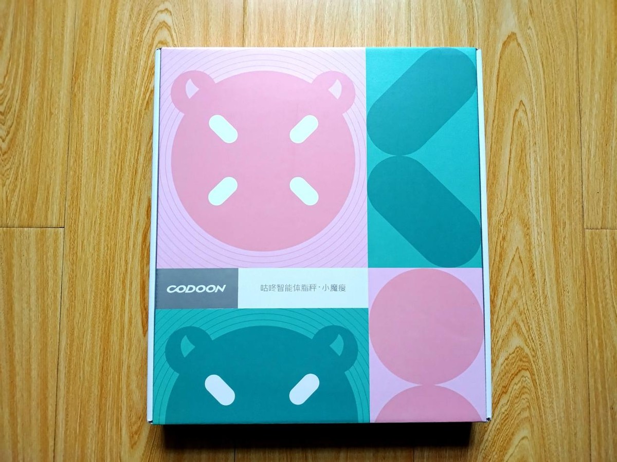 咕咚智能体脂秤,人在吃秤在看书法