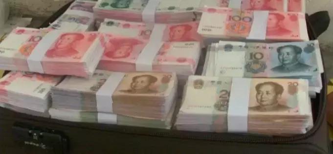 男子携带文物出境海关被拦下,男子入境澳洲被海关拦下