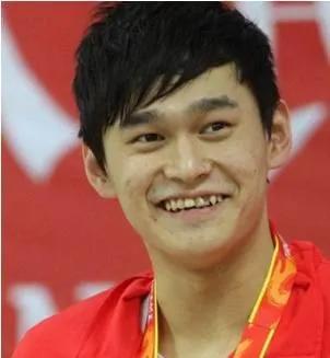 明星整牙前后对比,龅牙明星整牙前后的惊人变化