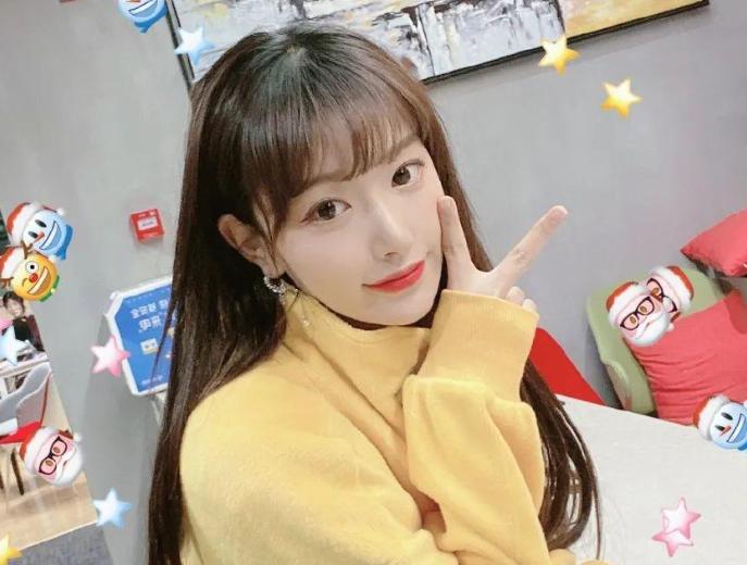 孟美岐lisa,lisa跟孟美岐