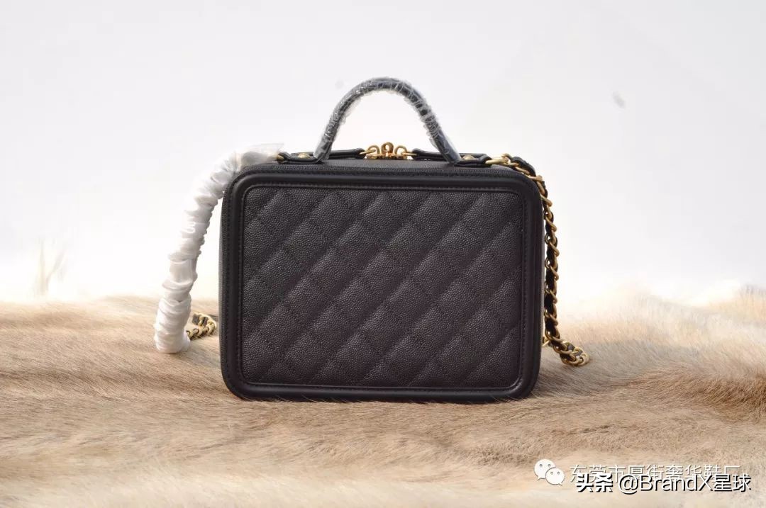 chanel香奈儿怎么辨别真伪,香奈儿19bag肉眼能看出真假吗