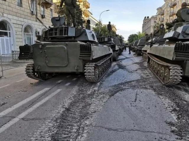 老兵视野：俄军阅兵坦克碾坏莫斯科街道没那么尴尬，这是无解难题