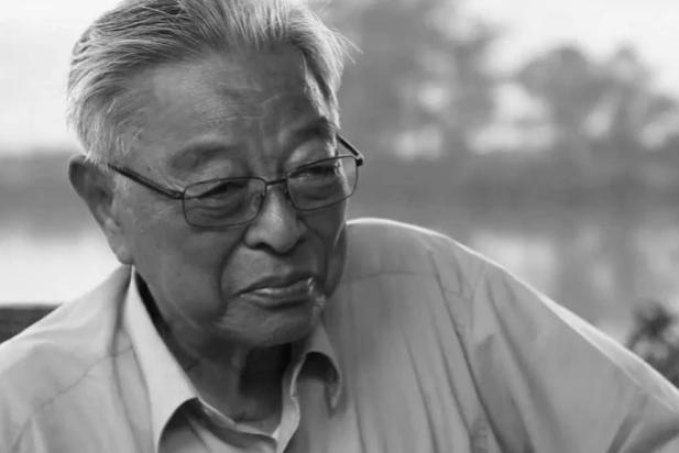 深切缅怀褚老先生原文,缅怀褚时健