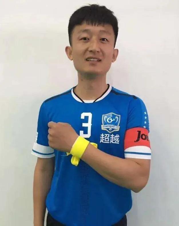 31岁中国足球“退出哥”，效力一家球队黄一家，被曝遭欠薪数百万