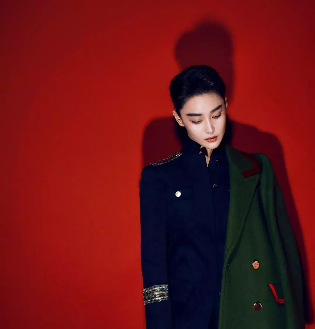 张馨予短发又飒又美,军嫂张馨予短发造型又a又飒