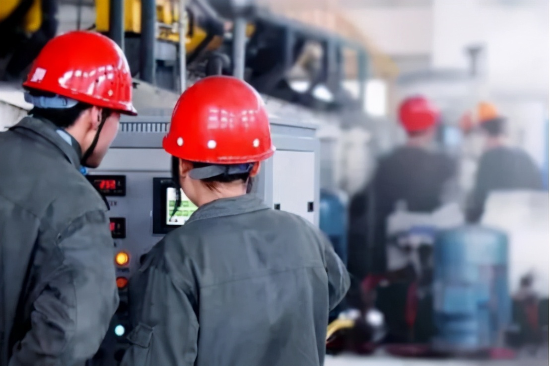 宁愿两三千坐办公室也不进厂,宁愿当苦力也不坐办公室