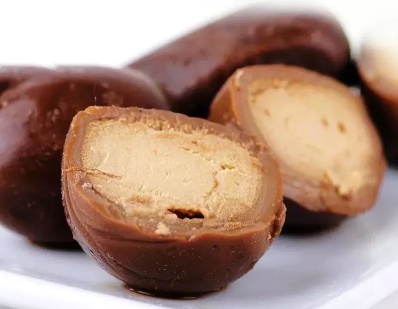 男子花18元买鸡蛋砸车赔2万,男子花18元买鸡蛋赔2万