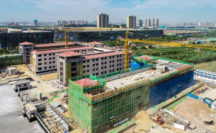 48个教学班，可容纳学生2160名陕师大陆港小学6月底交工特色部室一应俱全