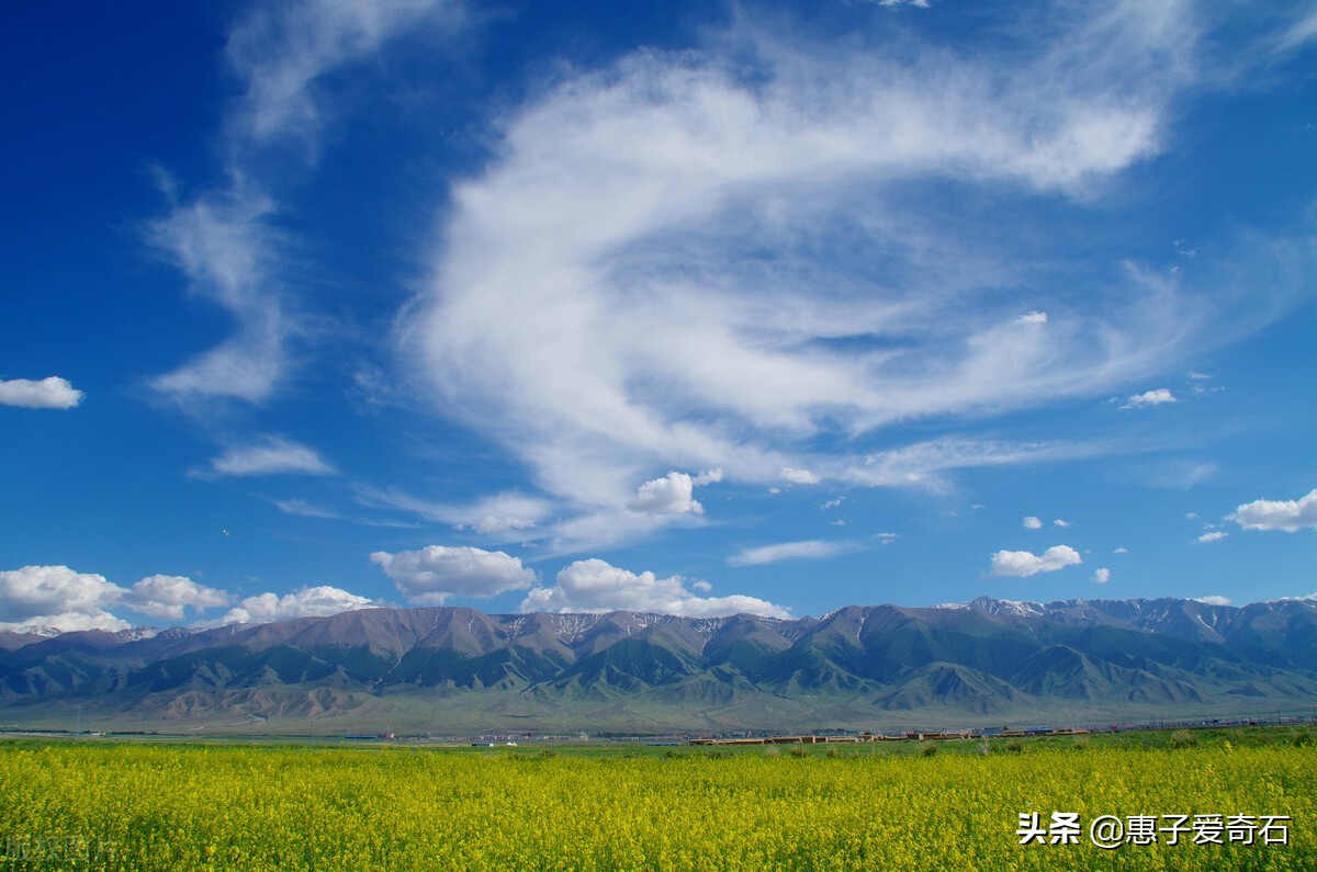 疆内观赏石,高价成交顶级带洞奇石