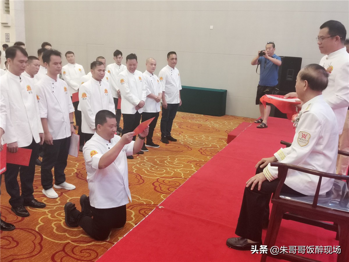 何逸奎大师,华南烹饪技术学校何逸奎