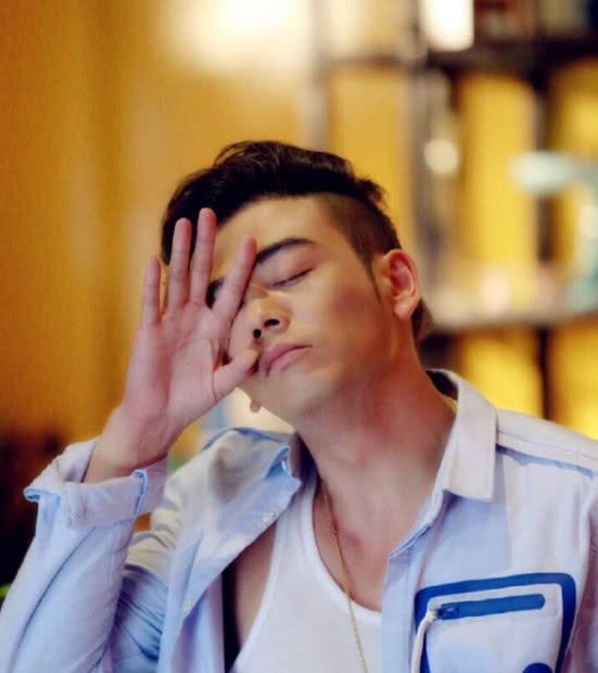 杨烁为什么这几年不红了,杨烁为什么突然不红了