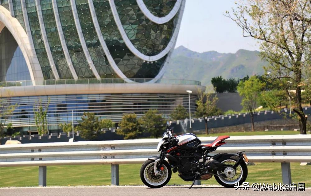 濂ュ彜鏂superveloce800,濂ュ彜鏂brutale800rr