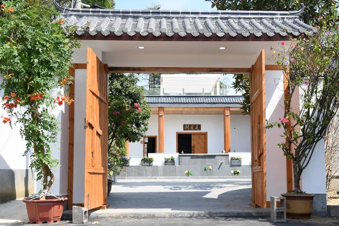 闲居莲花开，坐望神仙岭，长沙半小时可达，去过几日田园诗意时光