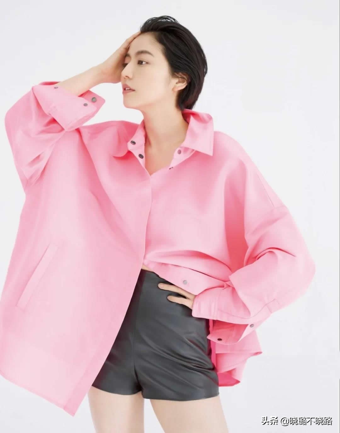 40-50岁减龄高级配色穿搭,永不过时黑白灰经典穿搭配色