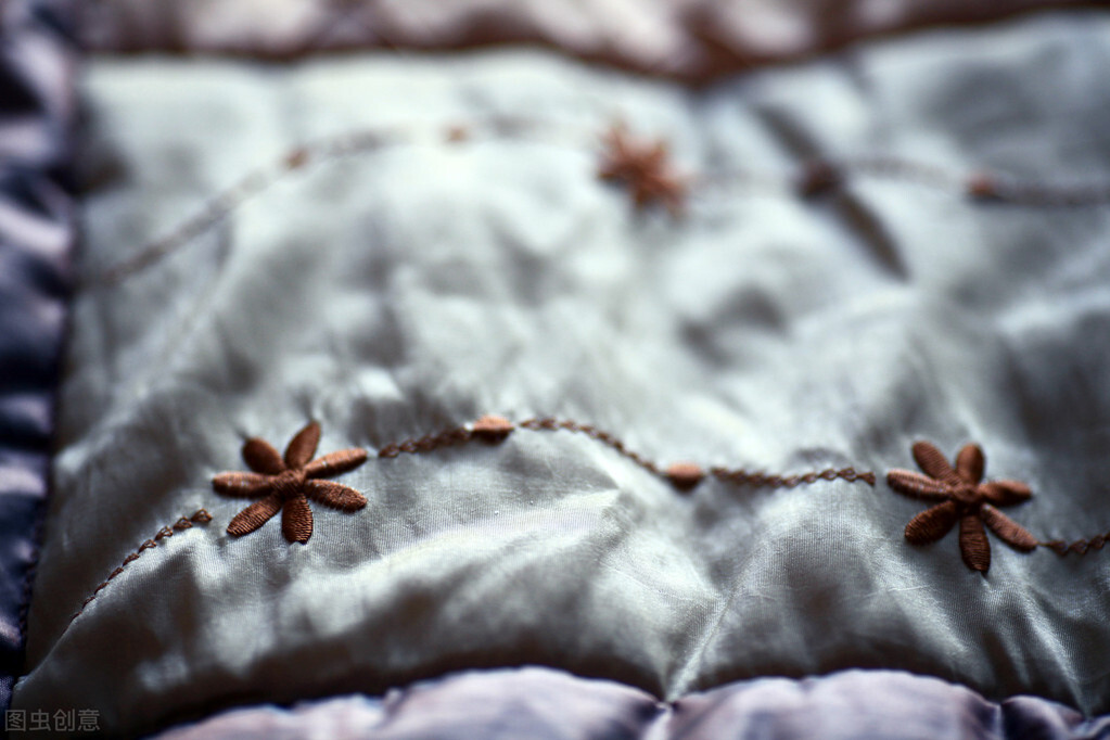 故事：为了一张天鹅绒毛毯，气得妈妈口吐芬芳