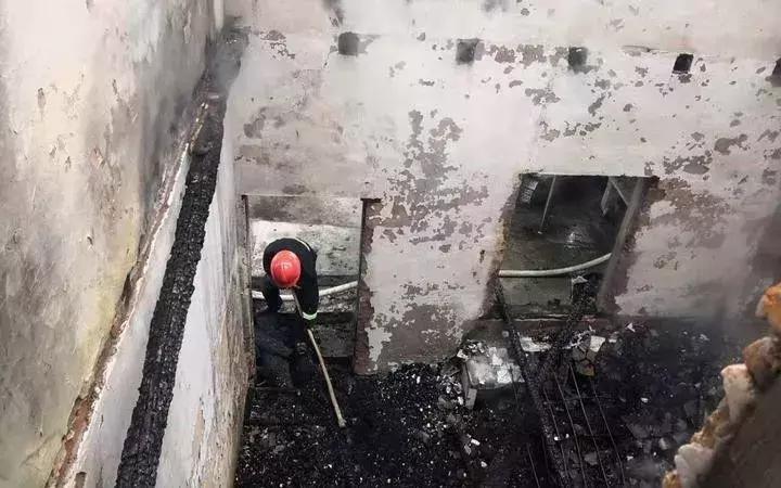 杭州一男人“脸红照”帅炸！网友看着看着就流泪了......