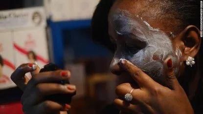 女人为美白拼命,为了美白的女人有多拼