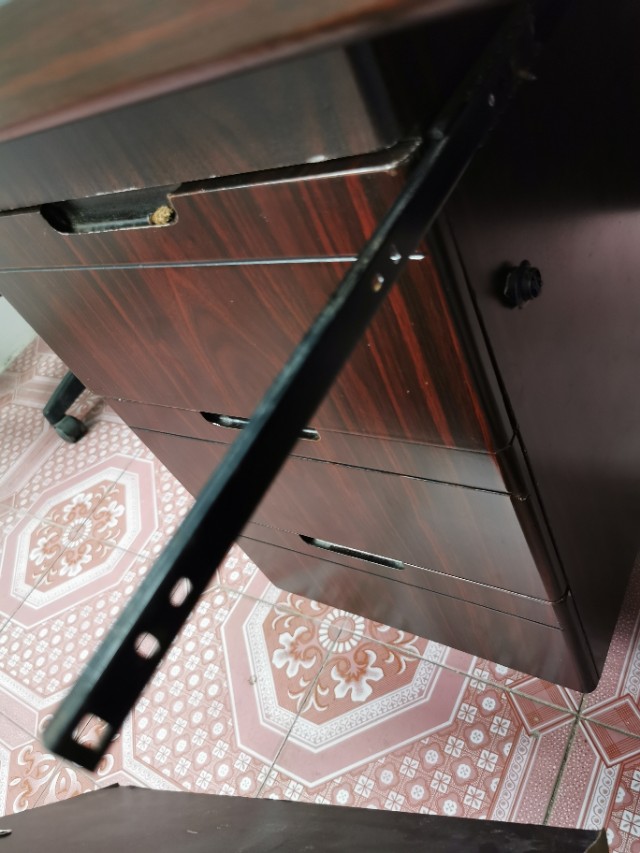 电脑桌抽屉滑轨怎么拆卸图解视频,电脑桌键盘抽屉滑轨坏了怎么办