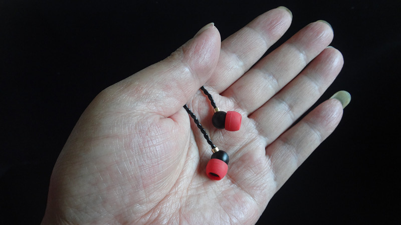 巫·潘多拉入耳式女性耳机适合睡眠时佩戴的耳机