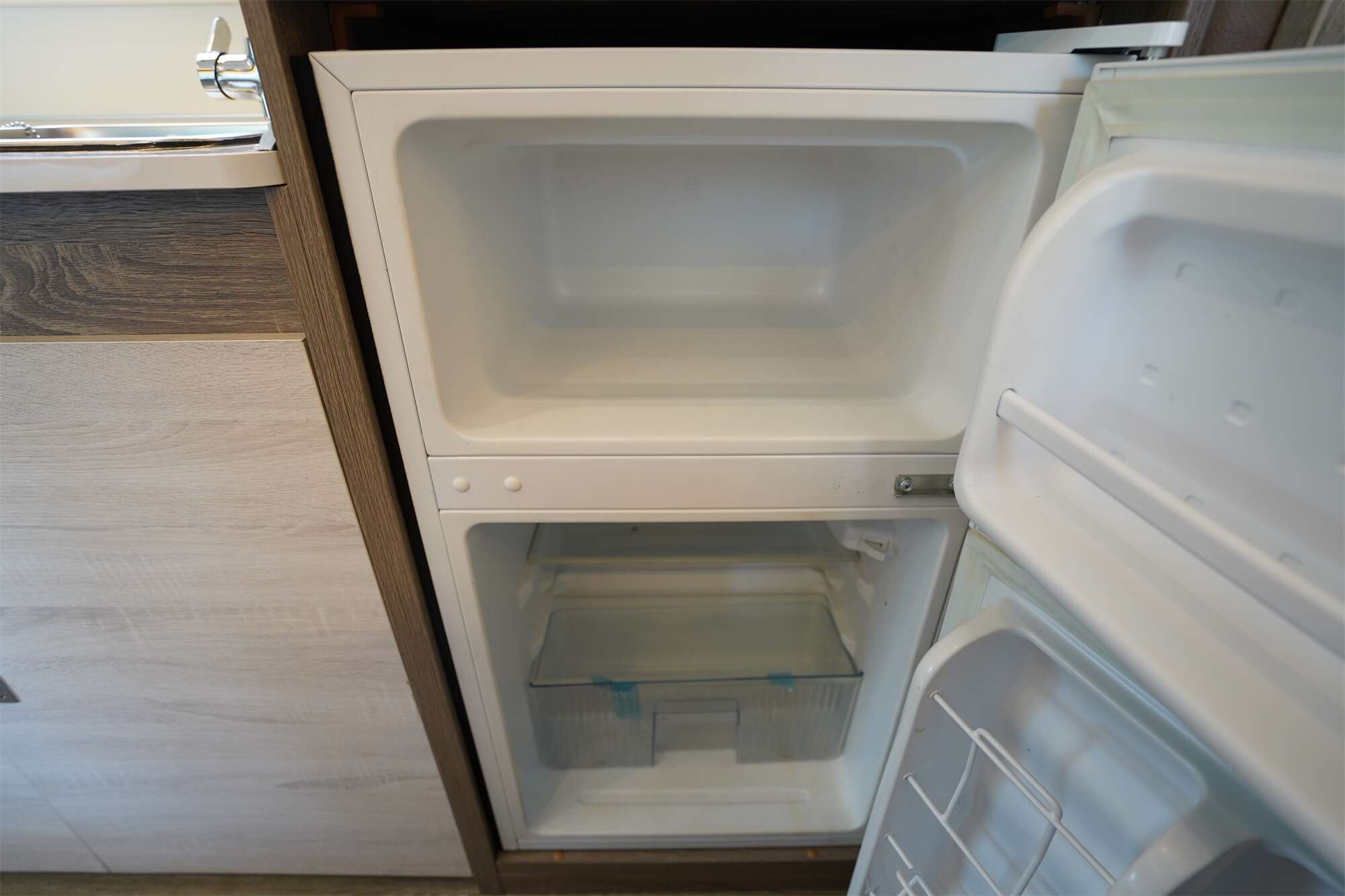 v362低顶6座房车,v362升顶7座房车