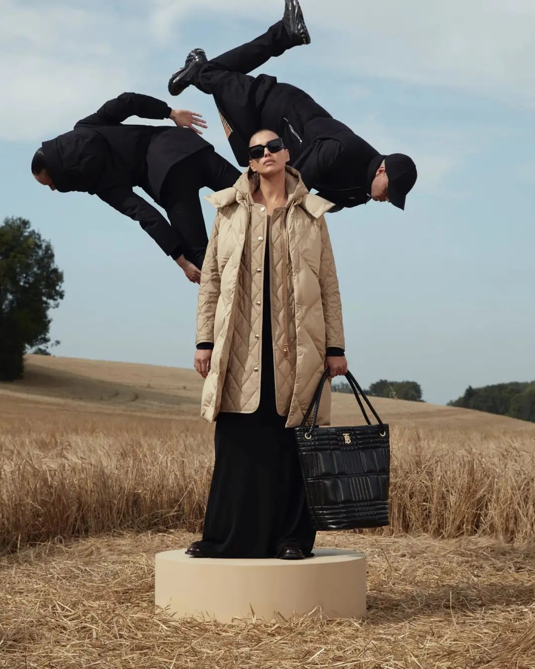 入冬四件套我不配文案,入冬四件套没有棉衣来的实在