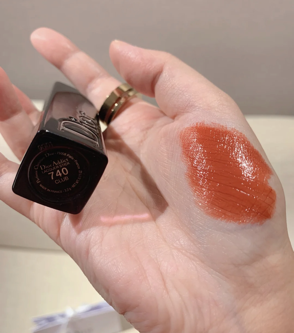 ysl口红为什么价格差那么多,ysl口红为什么专柜比淘宝价格便宜