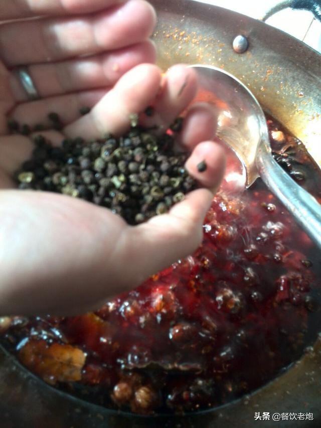 冷锅鱼火锅底料配方和炒制过程,海底捞火锅底料配方及制作过程
