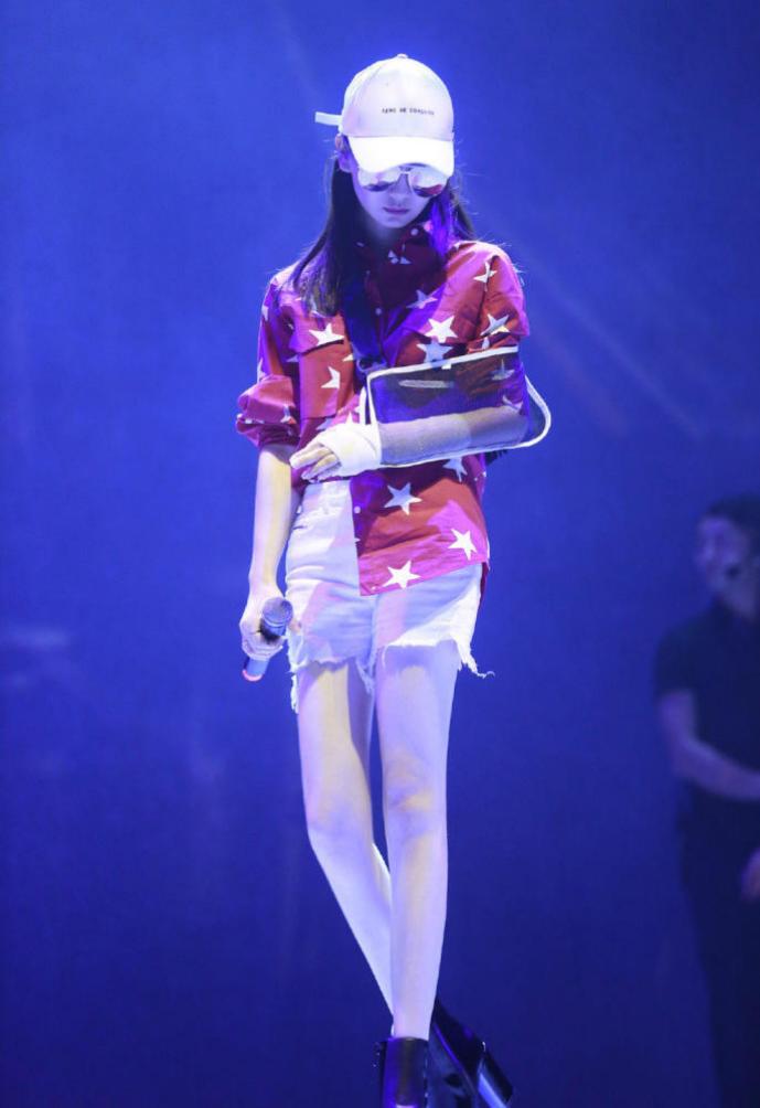 许嵩戚薇断臂之交啥意思,许嵩跟戚薇是不是谈过恋爱