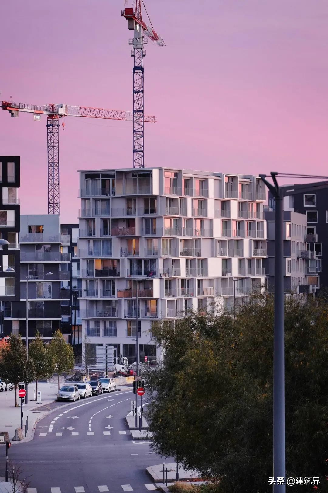 行走在法国这个花园小区中,感受对比鲜明的城市纹理