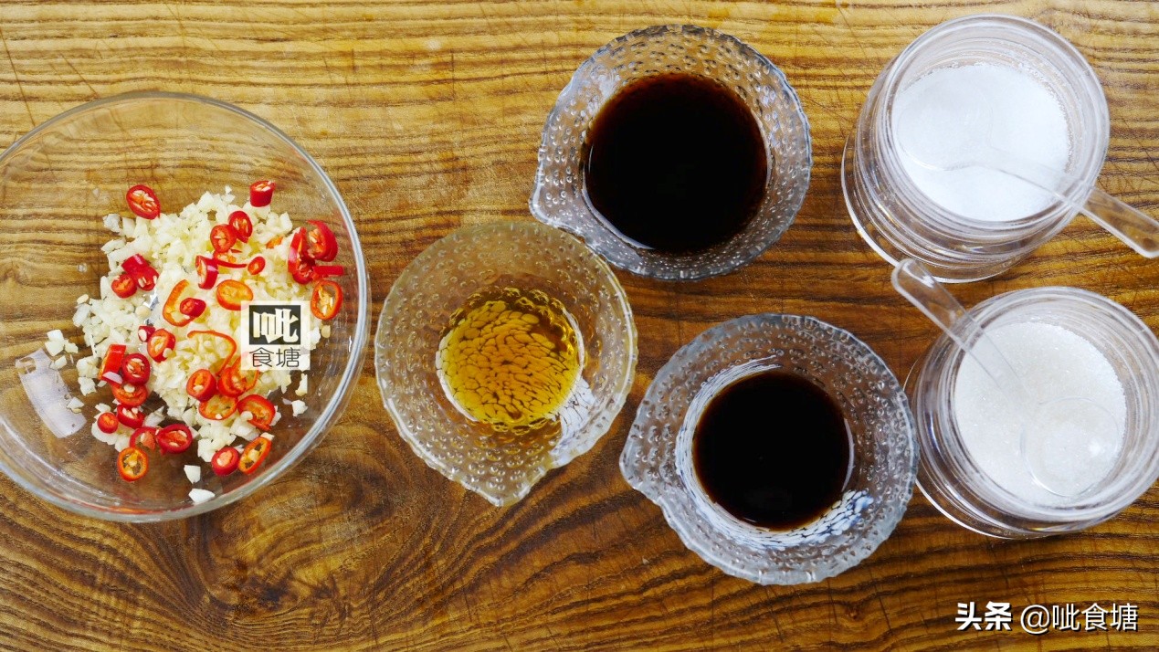 猪皮可以有几种方法吃,猪皮好吃又简单家常做法