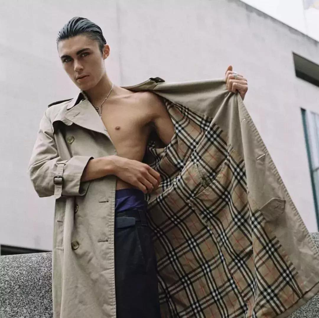 burberry风衣买几件,burberry风衣买大一码