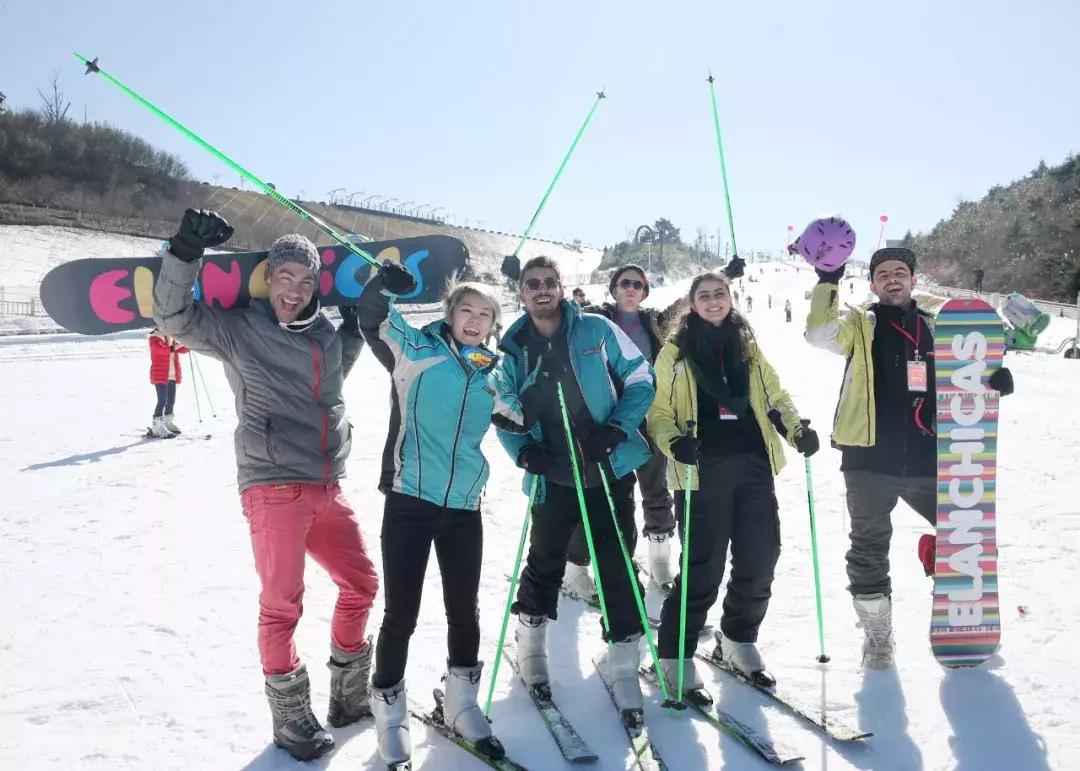 8分钟直抵江南唯一滑雪场,还有温泉,来这家高山云雪民宿充电打卡