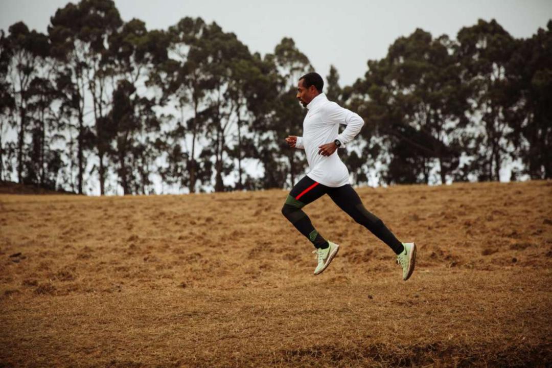 如何提高马拉松成绩的技巧,马拉松有氧基础训练计划大全