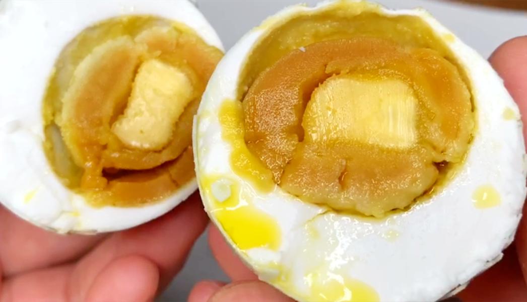 腌咸鸭蛋要不要十三香,腌咸鸭蛋要不要加花椒