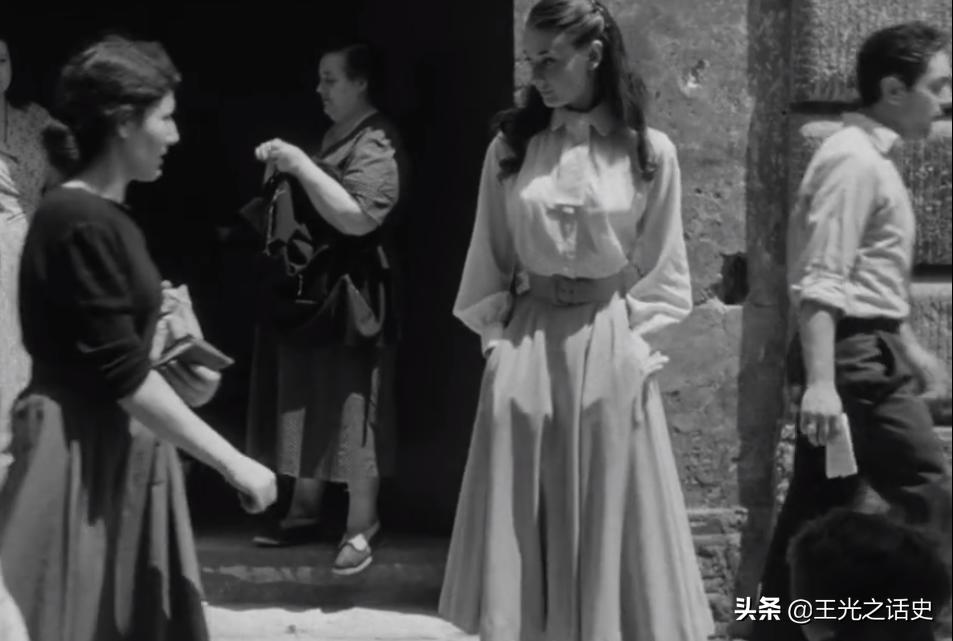 奥黛丽赫本成熟时期电影简介,1953年赫本《罗马假日》