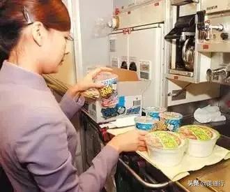 坐飞机有什么免费福利,坐飞机有哪些免费的福利