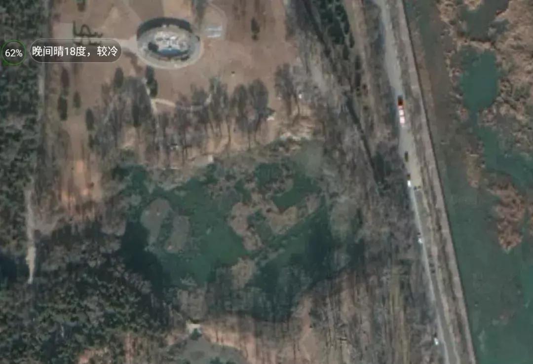 承德避暑山庄湖底出现一神秘“卍”字符号