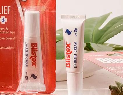 唇裂痕严重涂什么口红,嘴唇涂口红立马出现裂纹