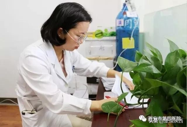 从生死营救到“*拍偷**照”,发生在西安四院的这些场景,温暖了2019