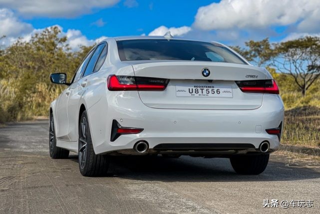 2012宝马318i高配,2017款宝马318i时尚型低配