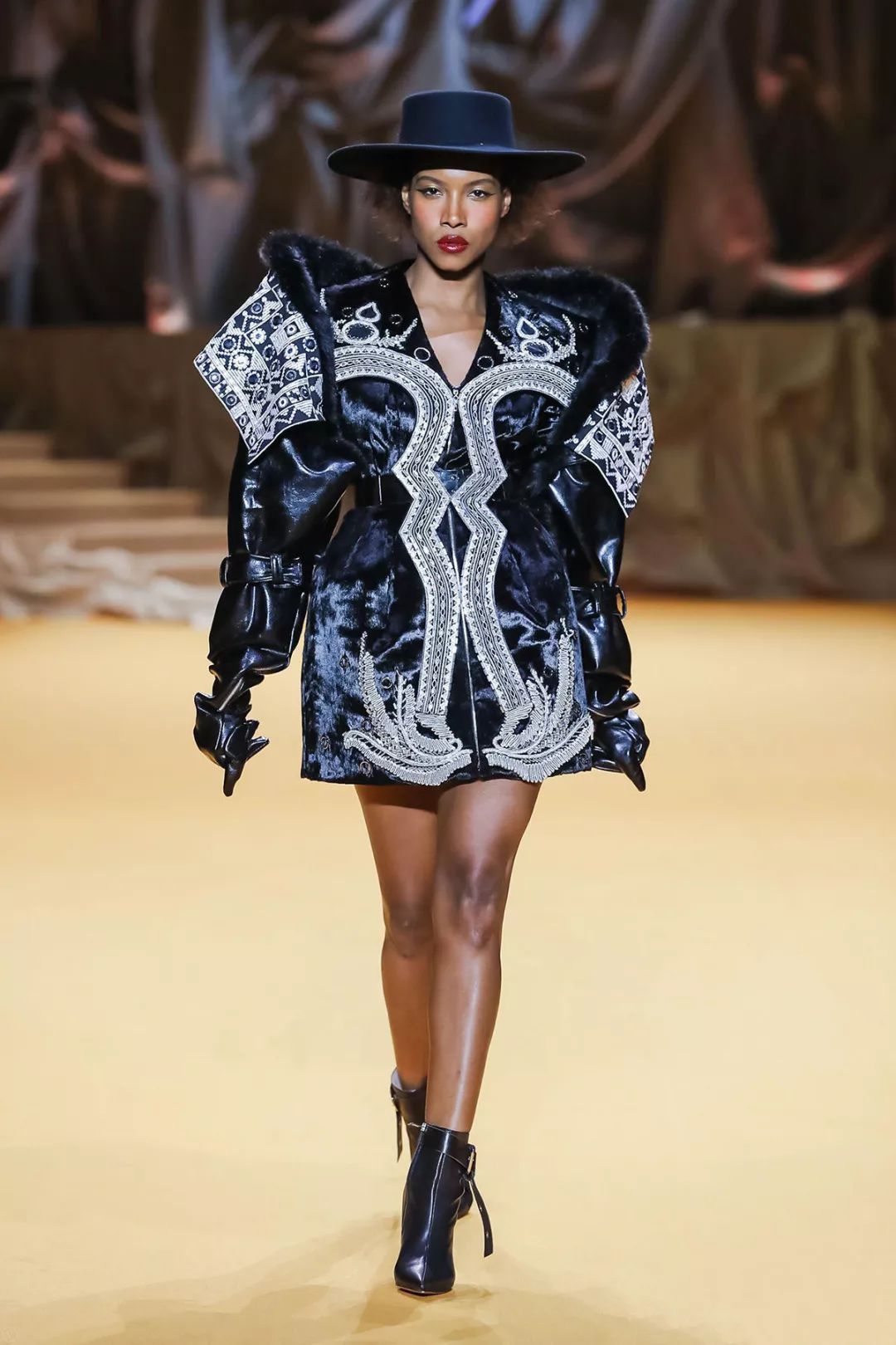 刘雯谈感情落泪,刘雯哭了的照片曝光