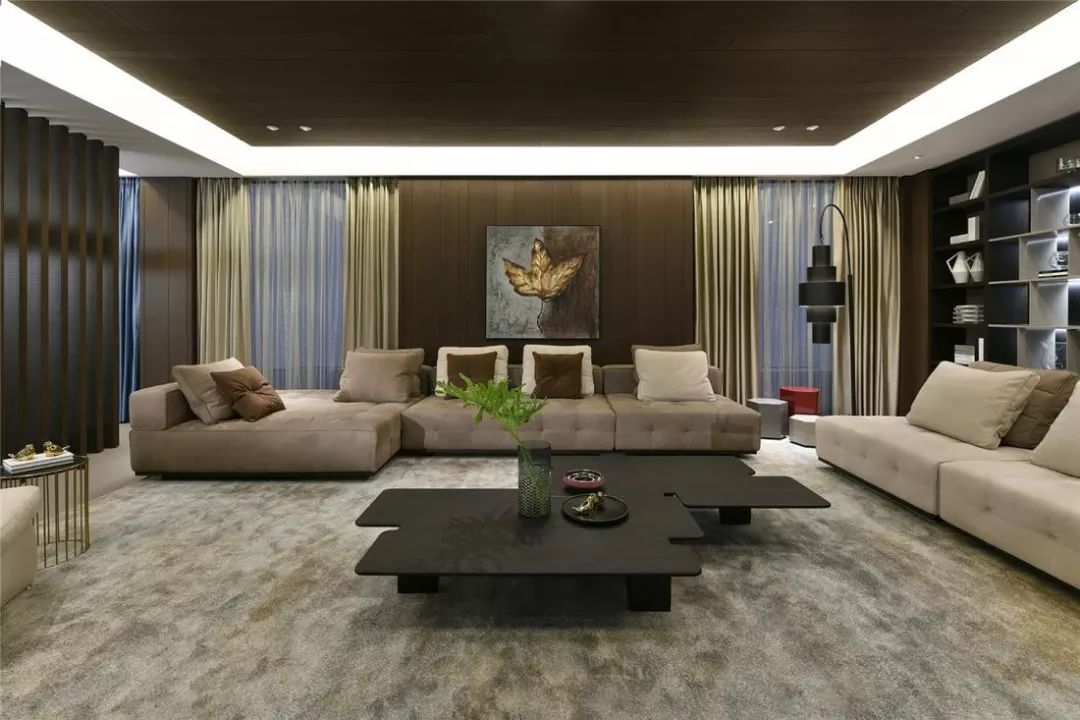 一座宅之于一个家，正如一个展之于一座城