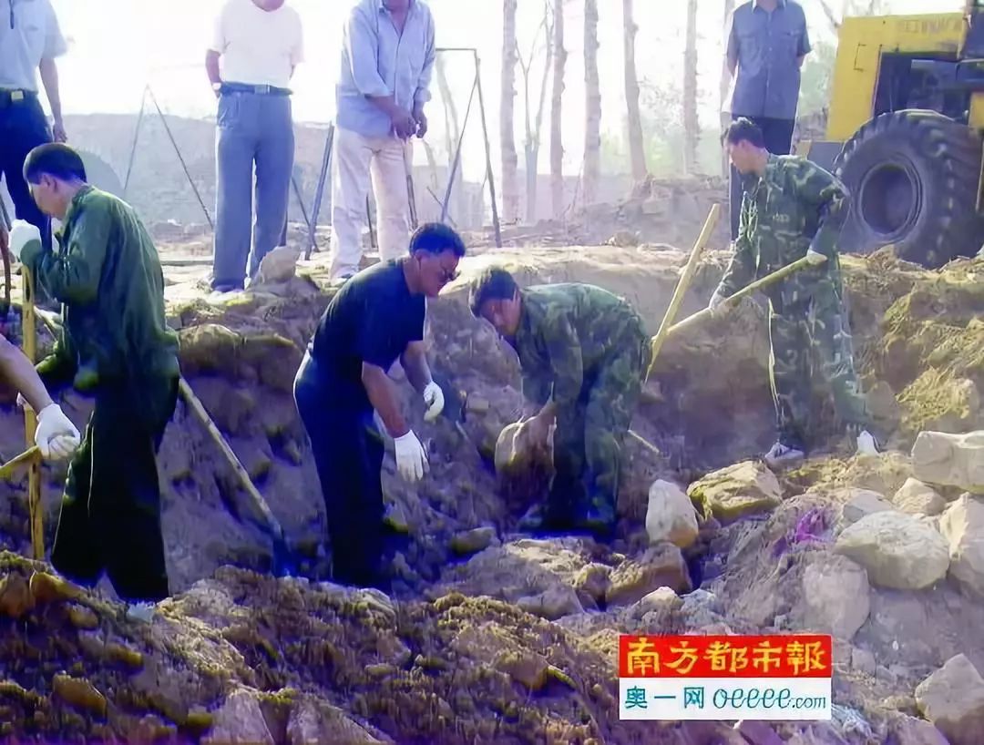 佩服,曾靠一包咸菜侦破*门惨灭**案,*加爵马**、周克华落网都多亏他……