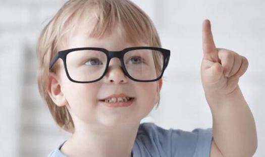 孩子近视吃什么水果对眼有帮助,儿童近视护眼水果有什么