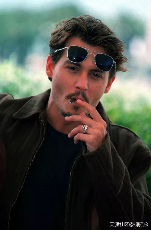 尽管少儿不宜，但电影中的抽烟镜头，竟如此迷人