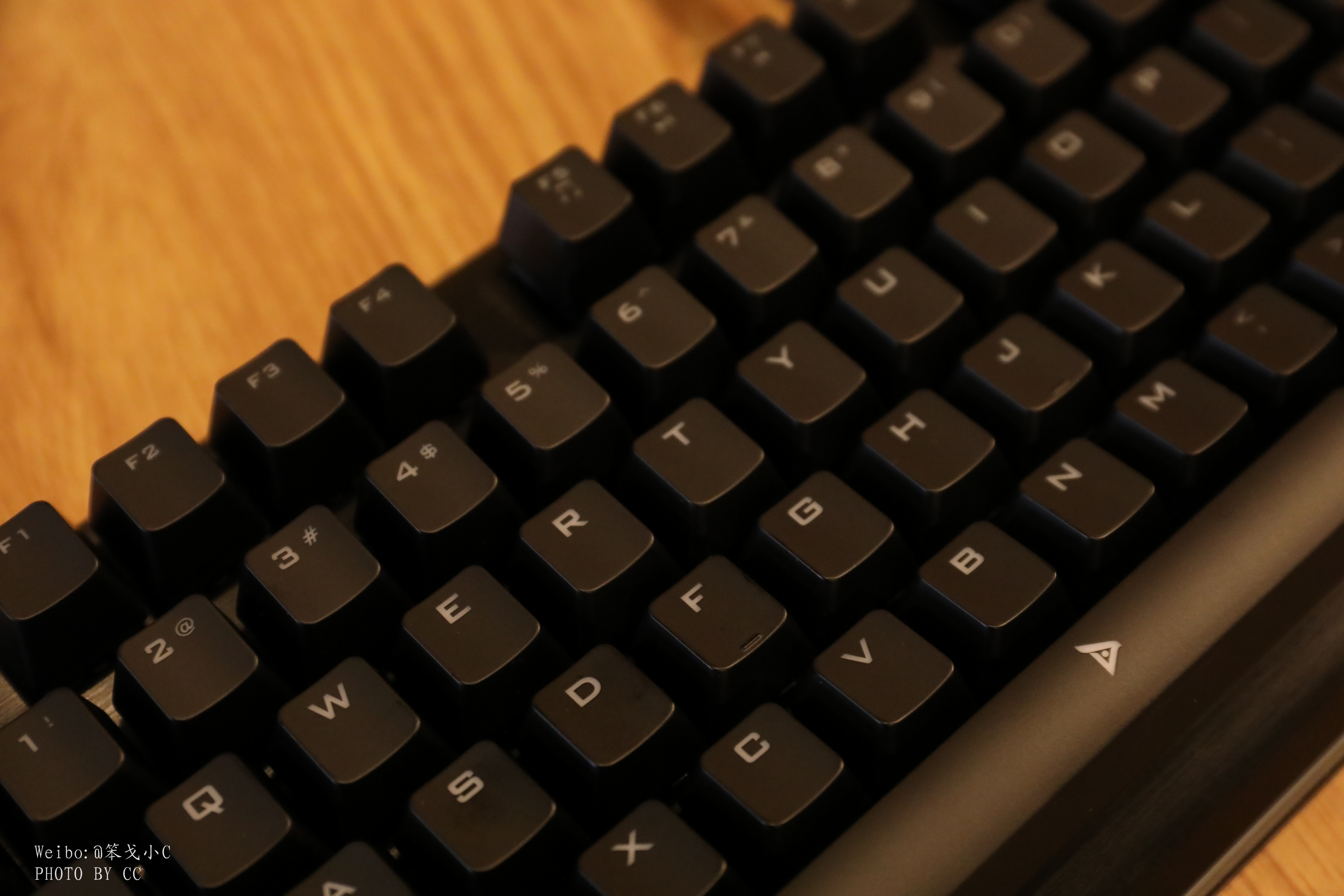 100元黑轴键盘推荐,cherry红轴机械键盘推荐