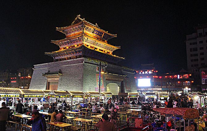 西安市临时占道摊群点设置,西安整治夜市摊点最新动态