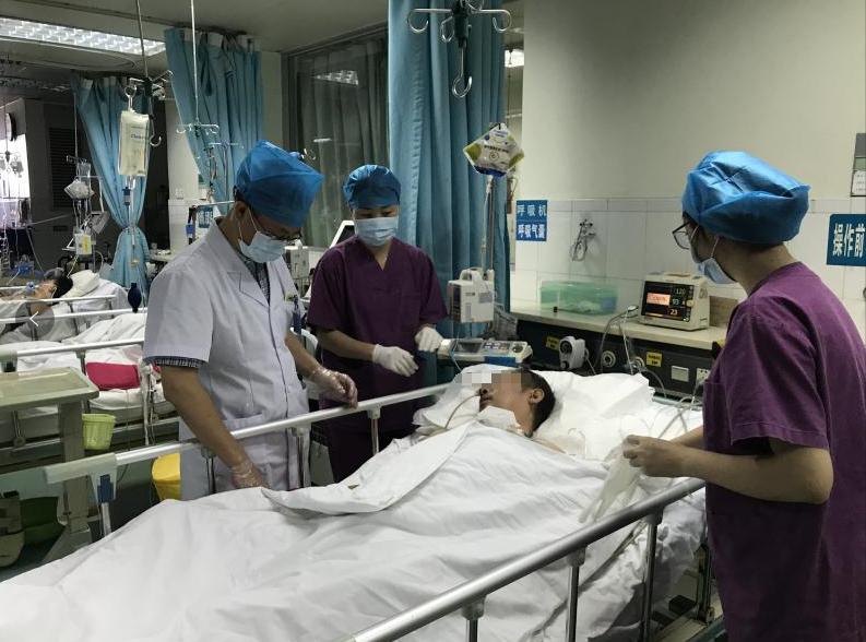 男子中暑高烧46度,中暑高烧42度抢救一天