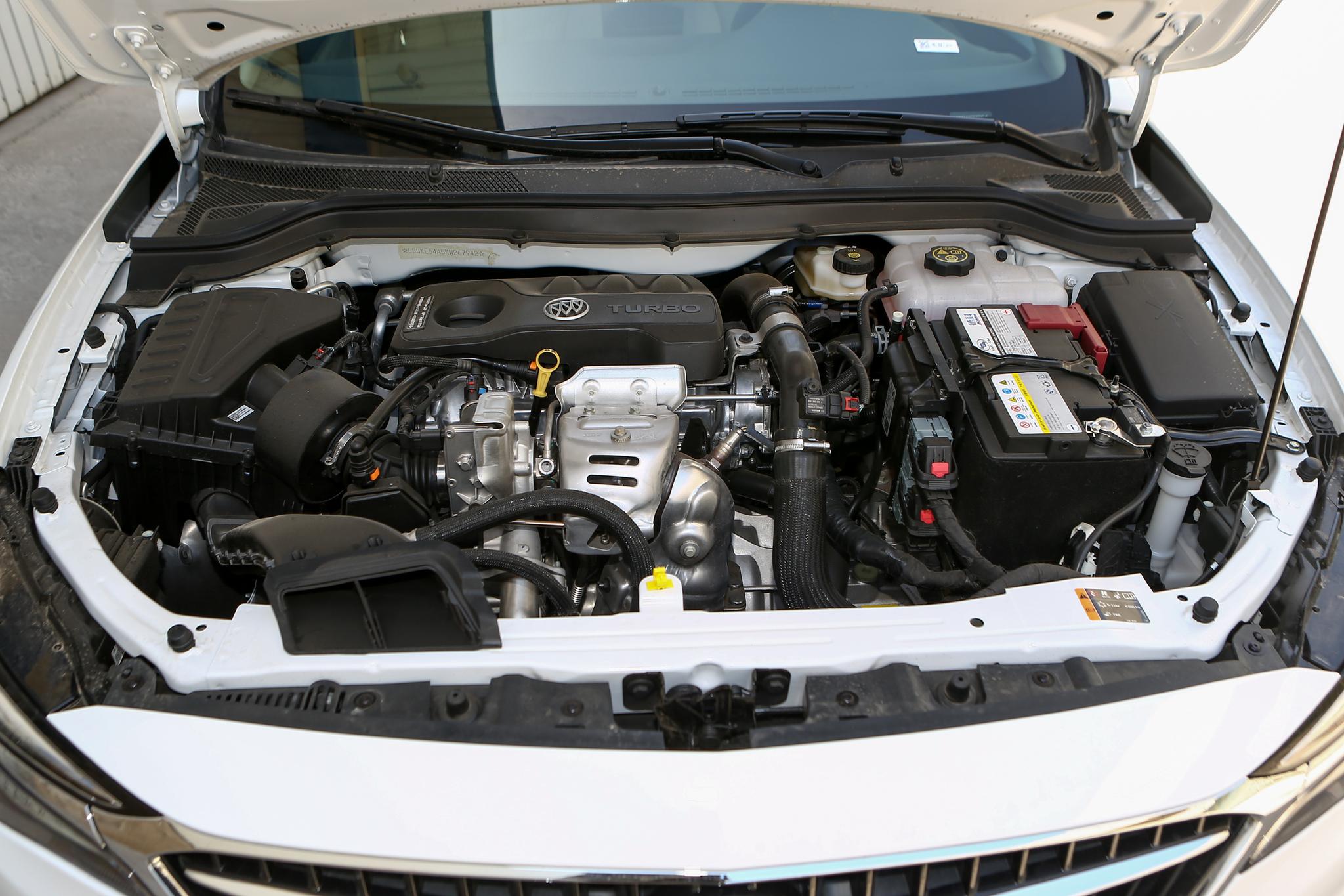 别克英朗发动机有异响是怎么回事,英朗发动机盖板异响