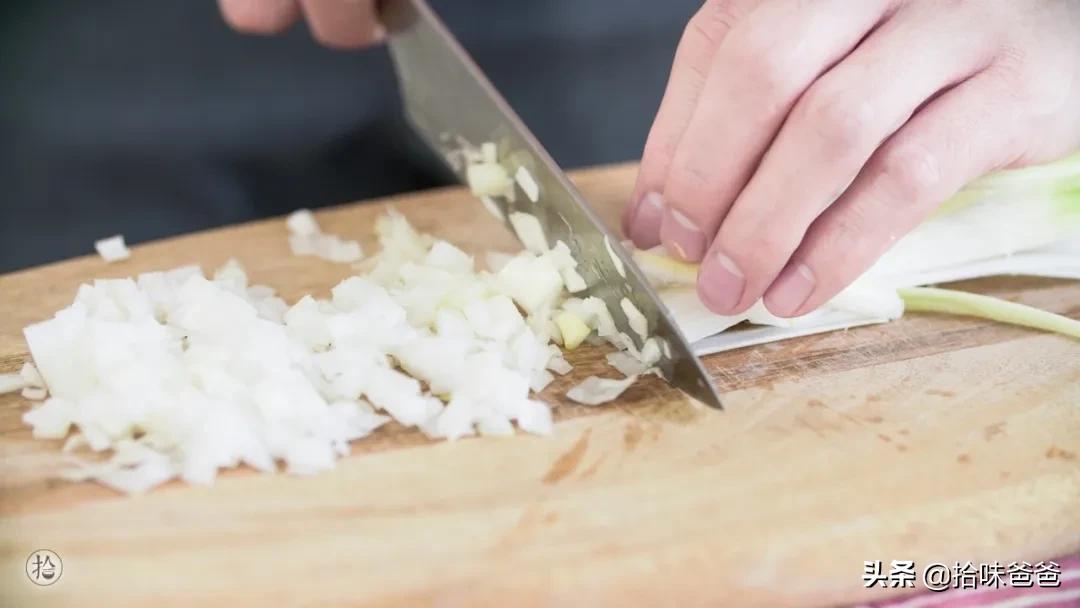 鲜肉包应该怎么做馅儿,牛奶肉包的做法